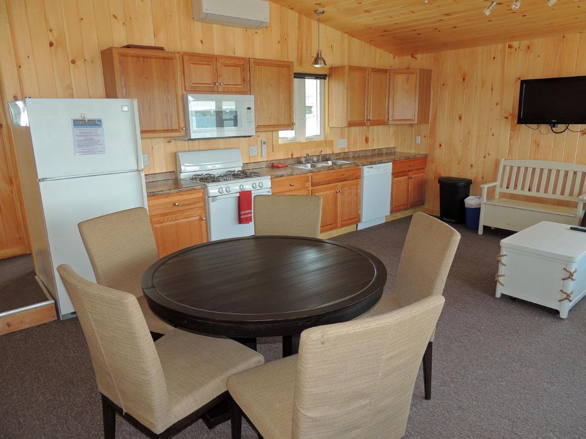 Angel Rock Waterfront Cottages Cape Vincent Екстериор снимка