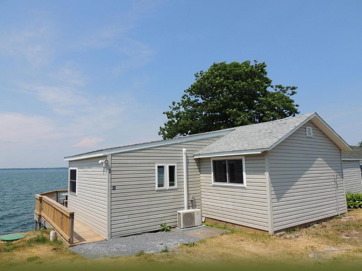 Angel Rock Waterfront Cottages Cape Vincent Екстериор снимка