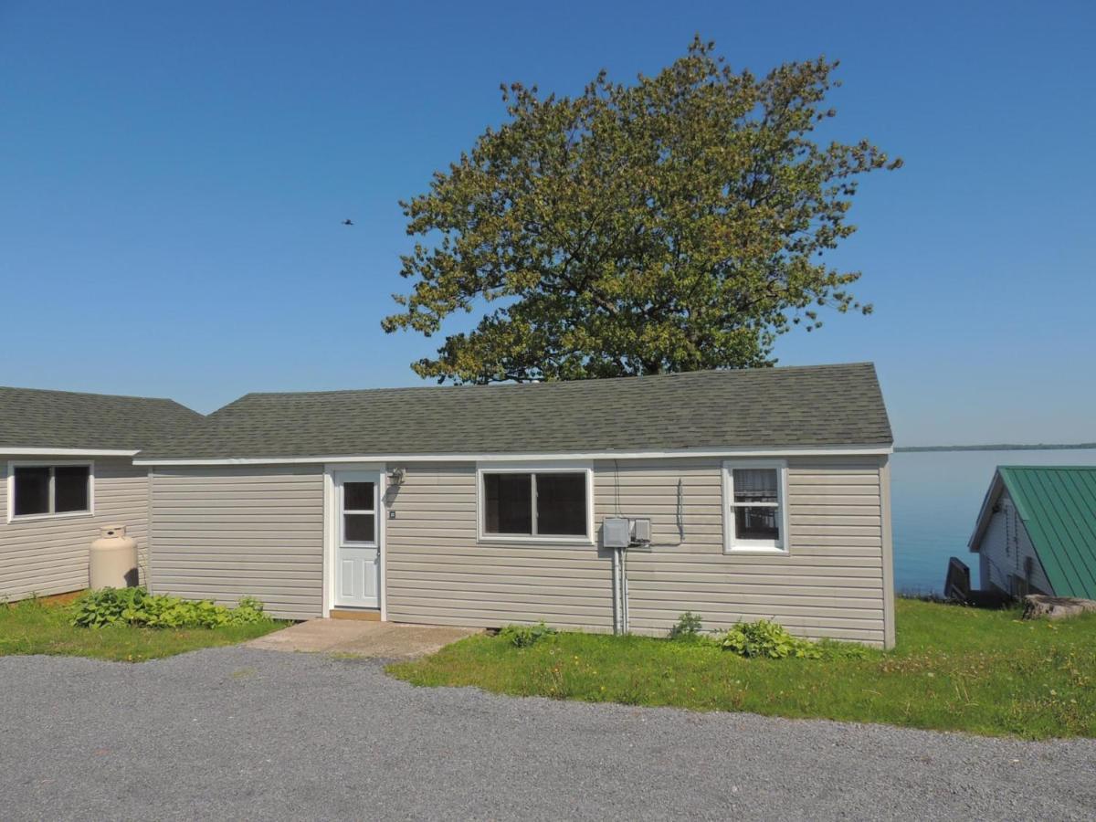 Angel Rock Waterfront Cottages Cape Vincent Екстериор снимка