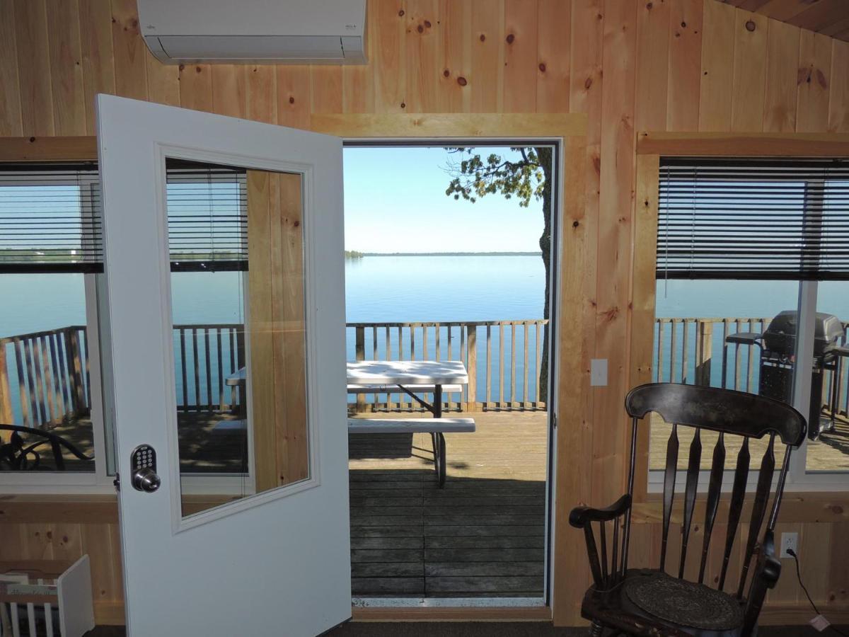 Angel Rock Waterfront Cottages Cape Vincent Екстериор снимка