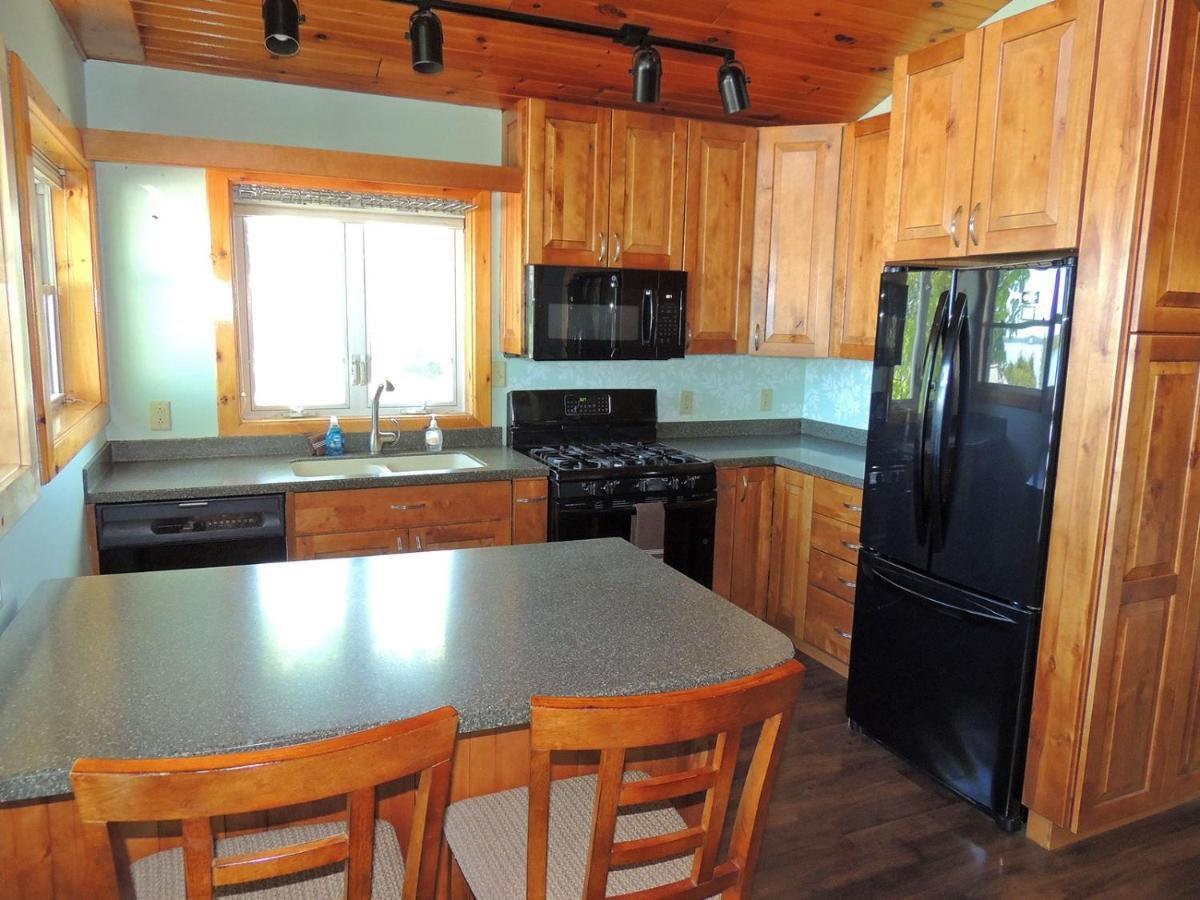 Angel Rock Waterfront Cottages Cape Vincent Екстериор снимка