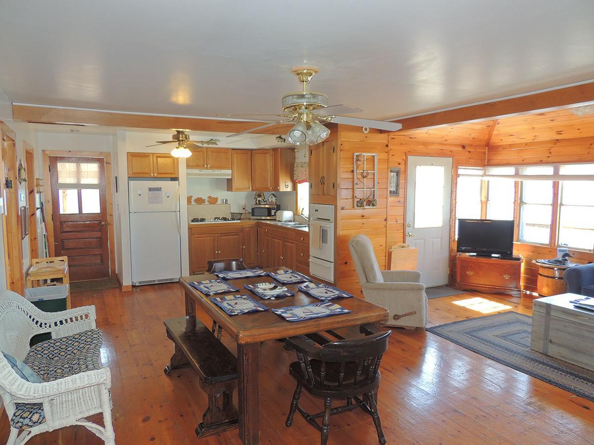 Angel Rock Waterfront Cottages Cape Vincent Екстериор снимка